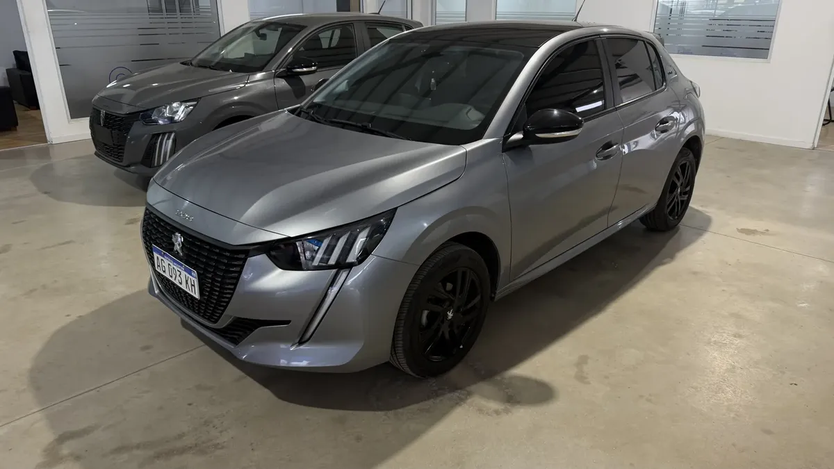 Peugeot 208 Style 1.6 MT 2023 - Image 3
