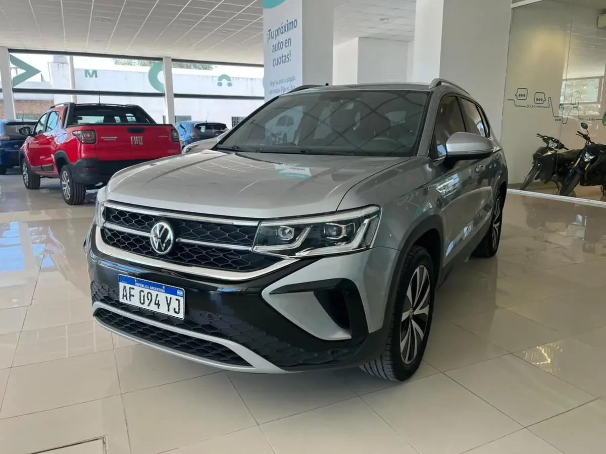 Volkswagen Taos Highline 250 TSI AT