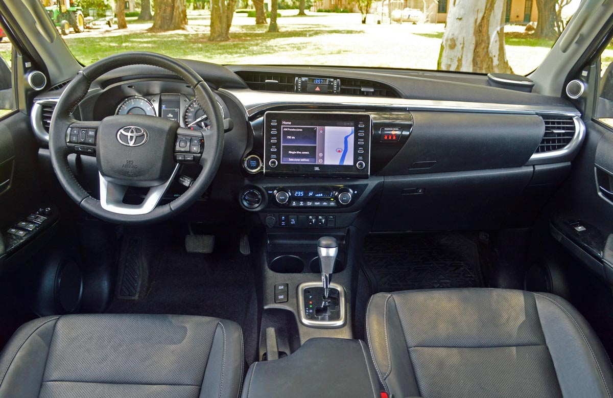 Toyota Hilux SRX 2.8 TDI 4x4 AT 2026 - Image 3